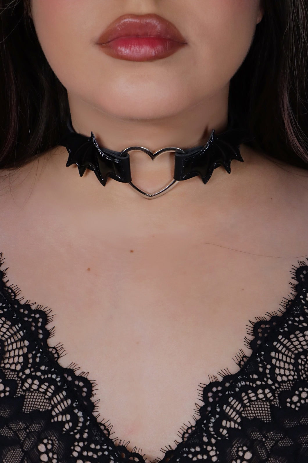 BLACK HEART CHOKER